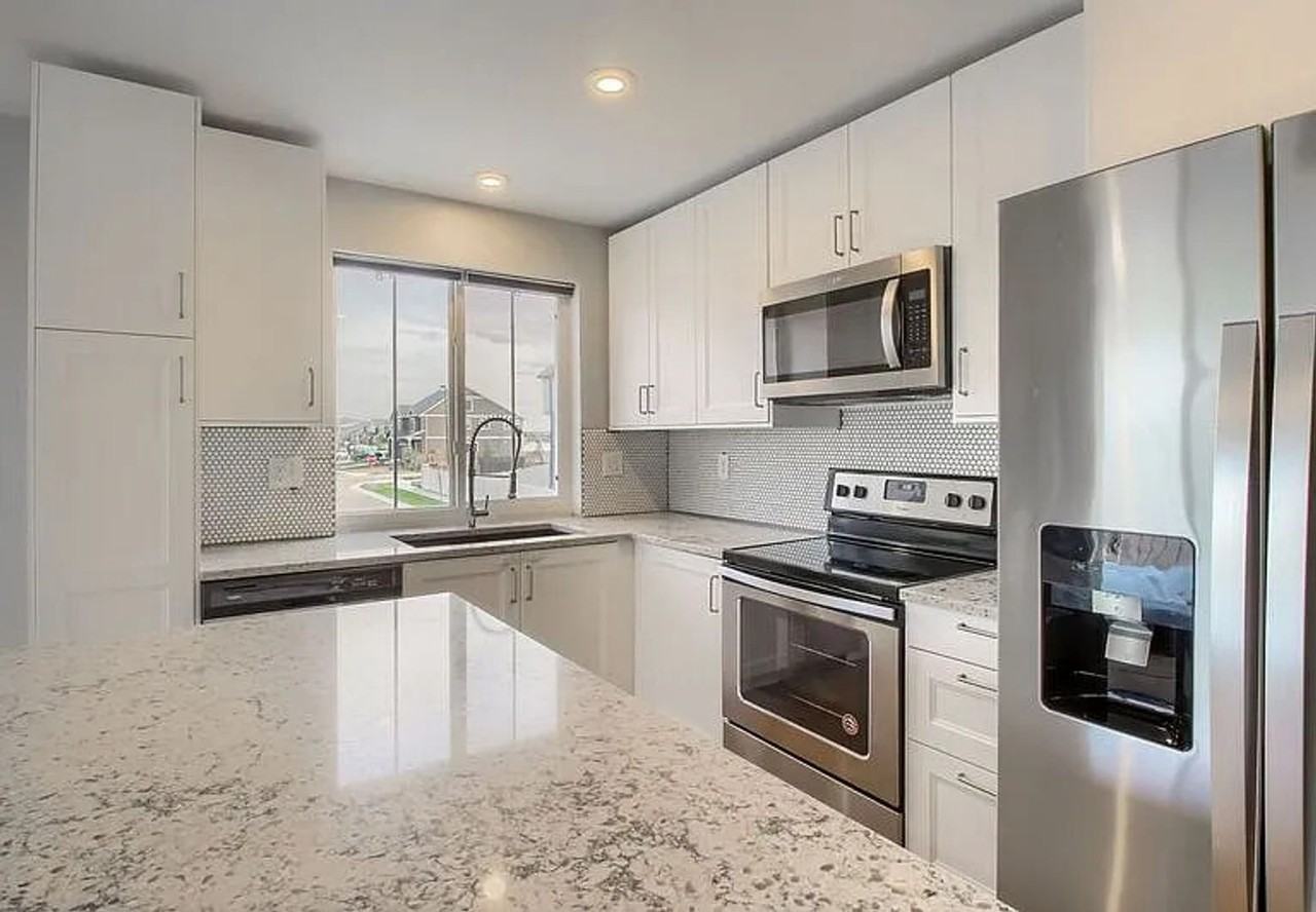 17807 E 54th Ave - Photo 6 of 19