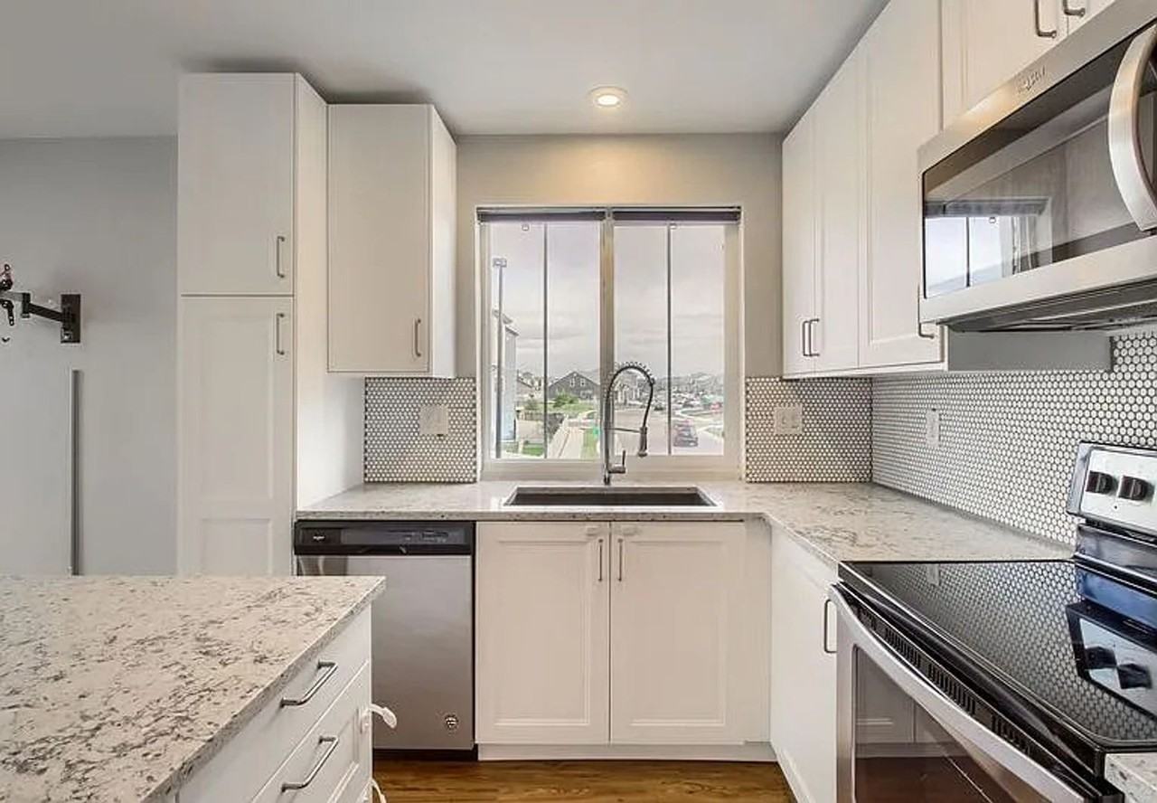 17807 E 54th Ave - Photo 7 of 19