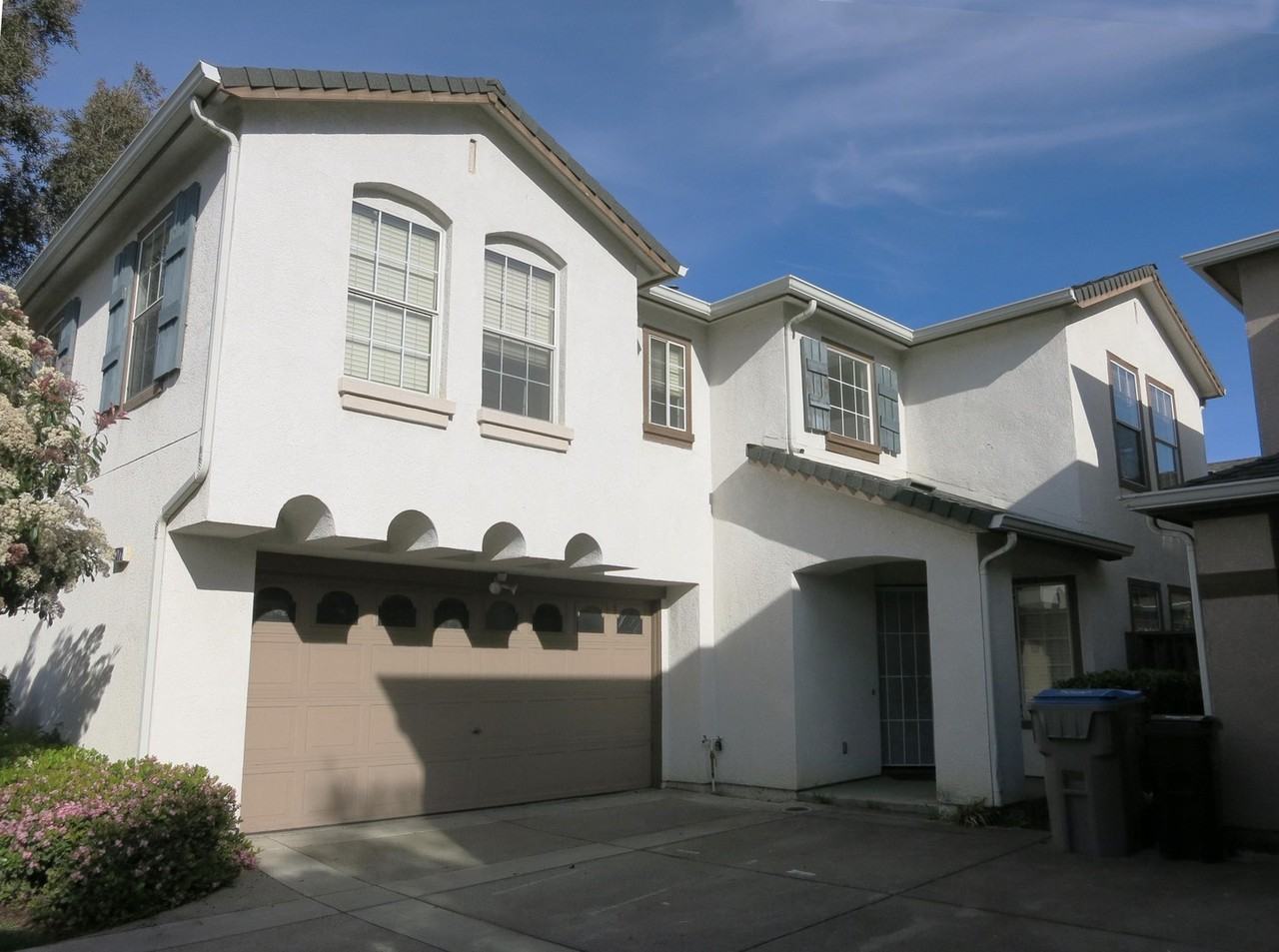 1572 Firestone Loop