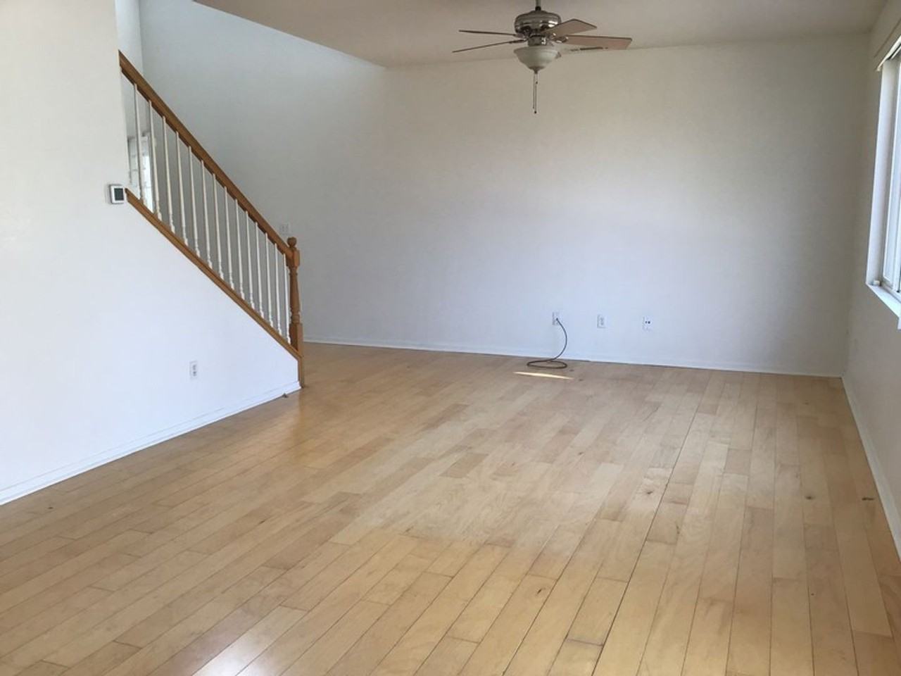 4055 Laurel Park Way - Photo 4 of 12