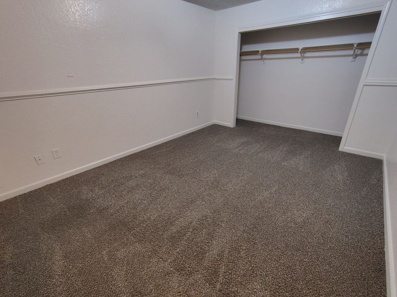 932 Inez Dr - Photo 7 of 14