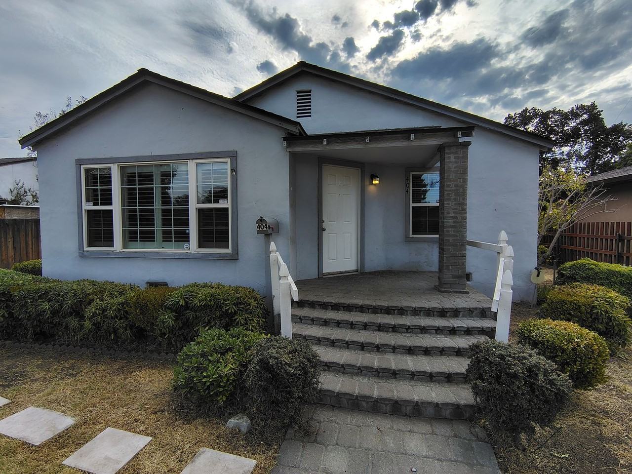 404 Camellia Way - Photo 2 of 16