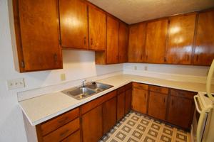 featured image of 940 W Vine St