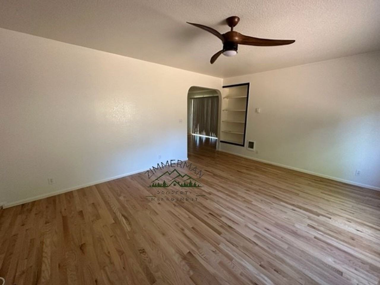 1060 Randall St - Photo 3 of 13