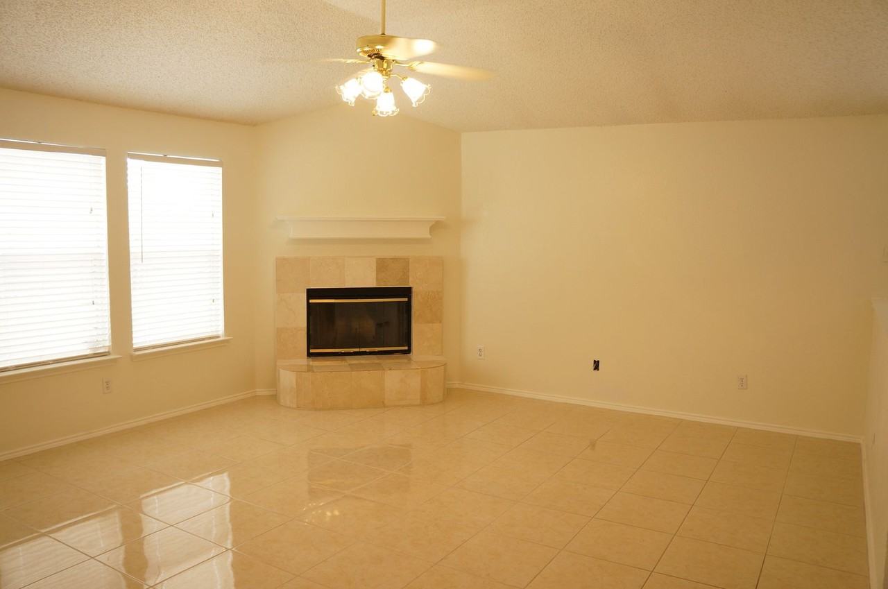 8000 Summer Sun Dr - Photo 2 of 16
