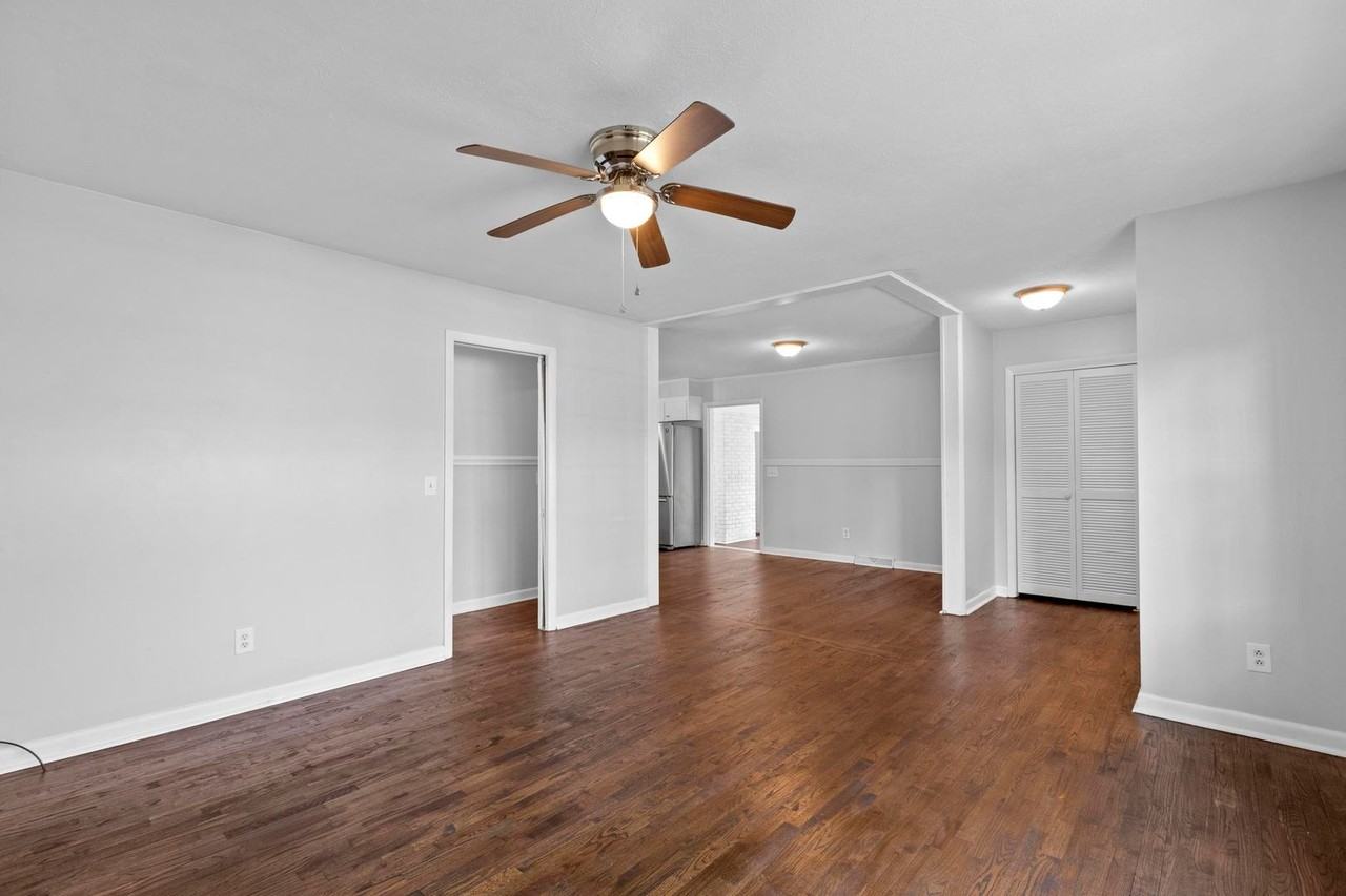 5410 Rollin Rd - Photo 4 of 20
