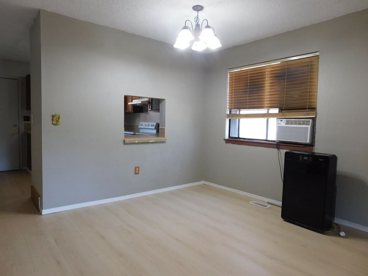 1805 Aspen St #B - Photo 5 of 13