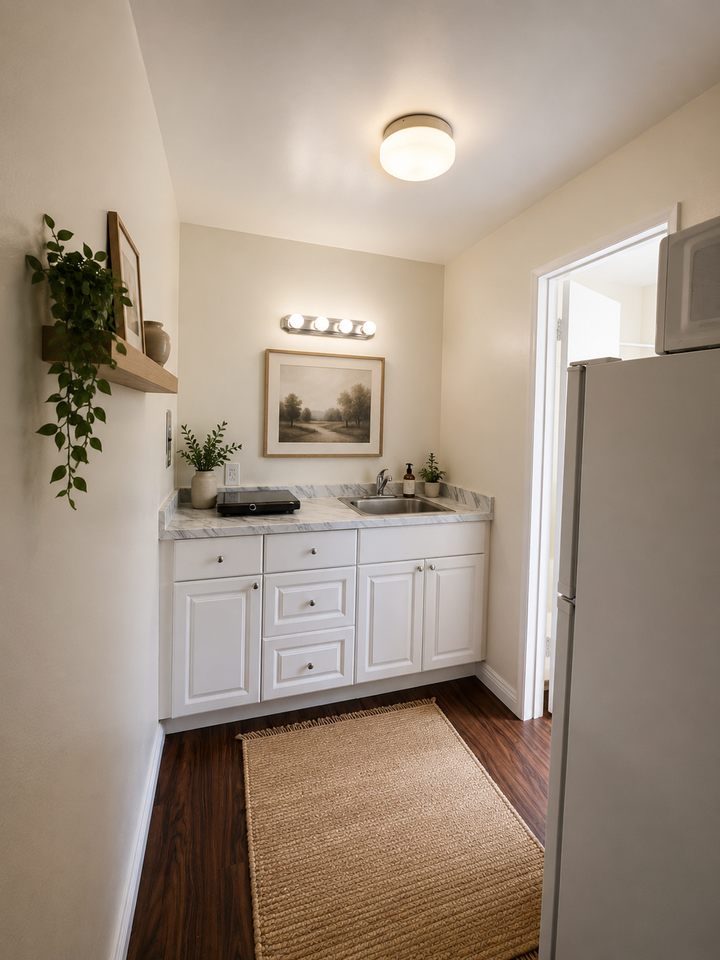 Deauville Apartments - Photo 4 of 5