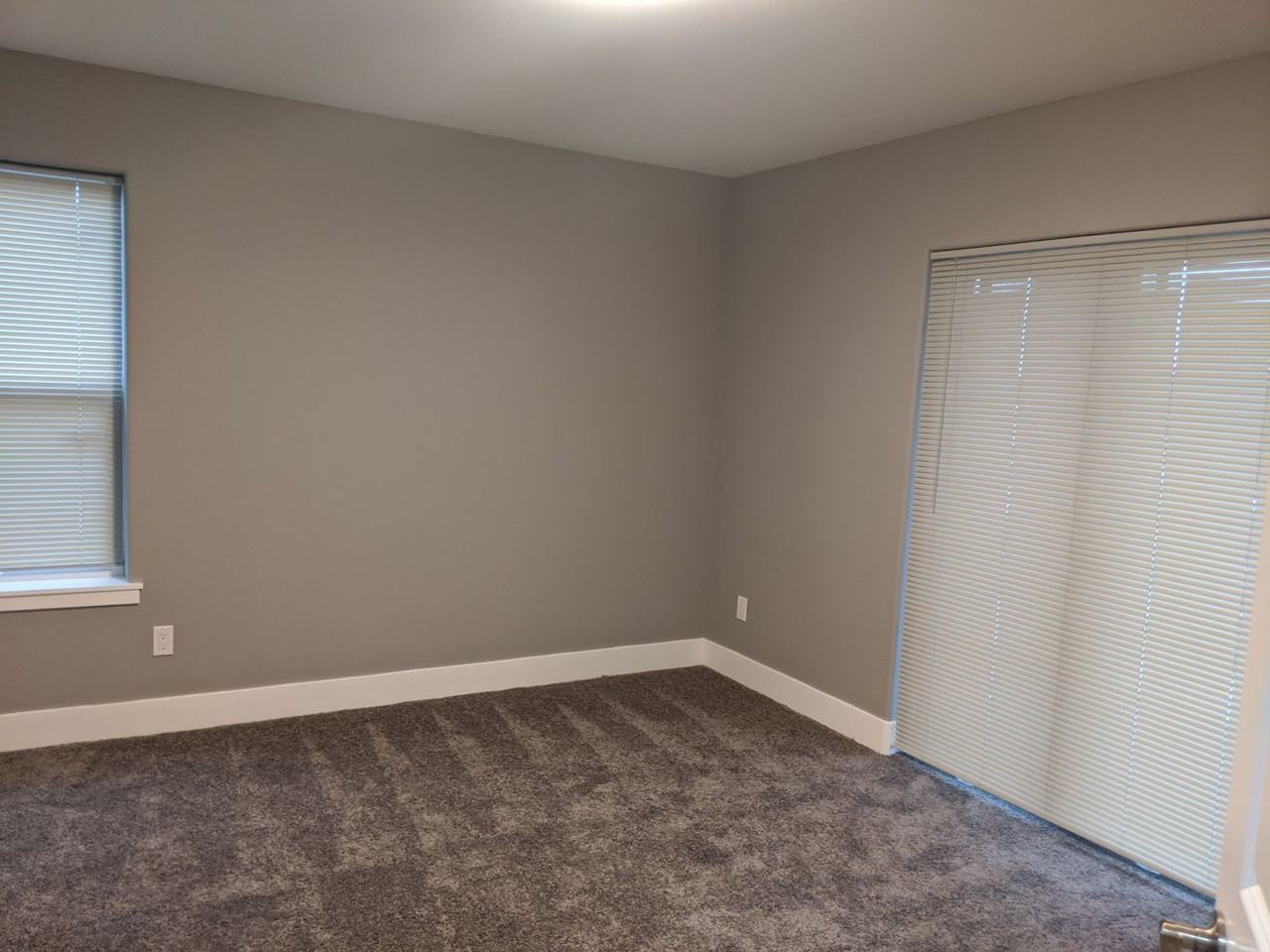 7655 Parkland Dr - Photo 2 of 16