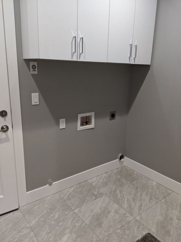 7655 Parkland Dr - Photo 5 of 16