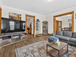 featured image of 1510 Clark St