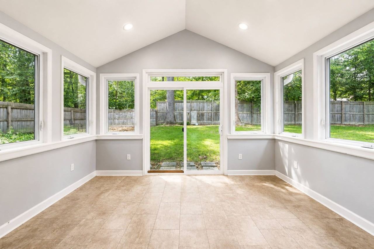 111 Deer Spring Rd - Photo 7 of 15