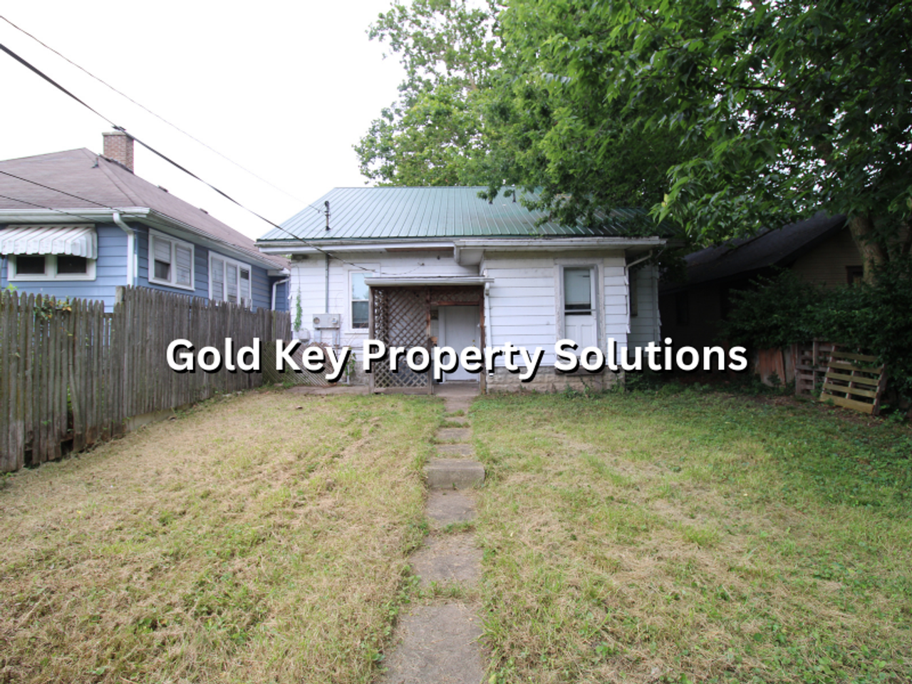 815 N Elm St - Photo 4 of 18