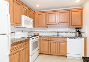 featured image of 4 Putnam Rd