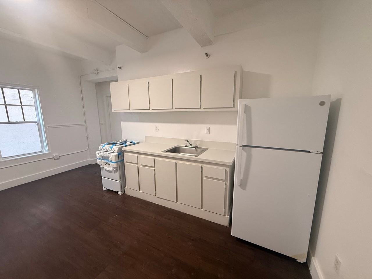 230 23rd St - Photo 2 of 4