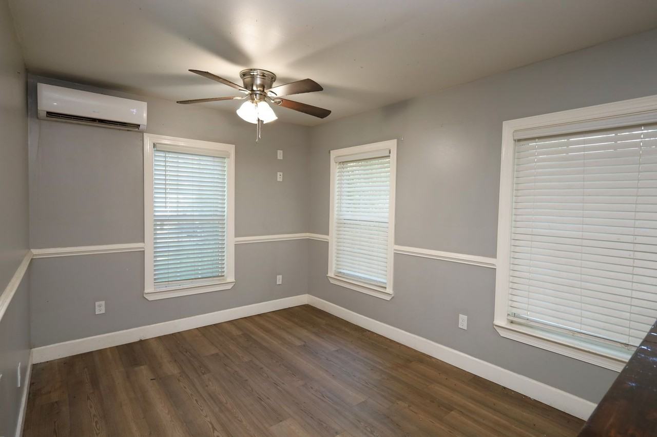 522 1/2 Green St - Photo 3 of 5