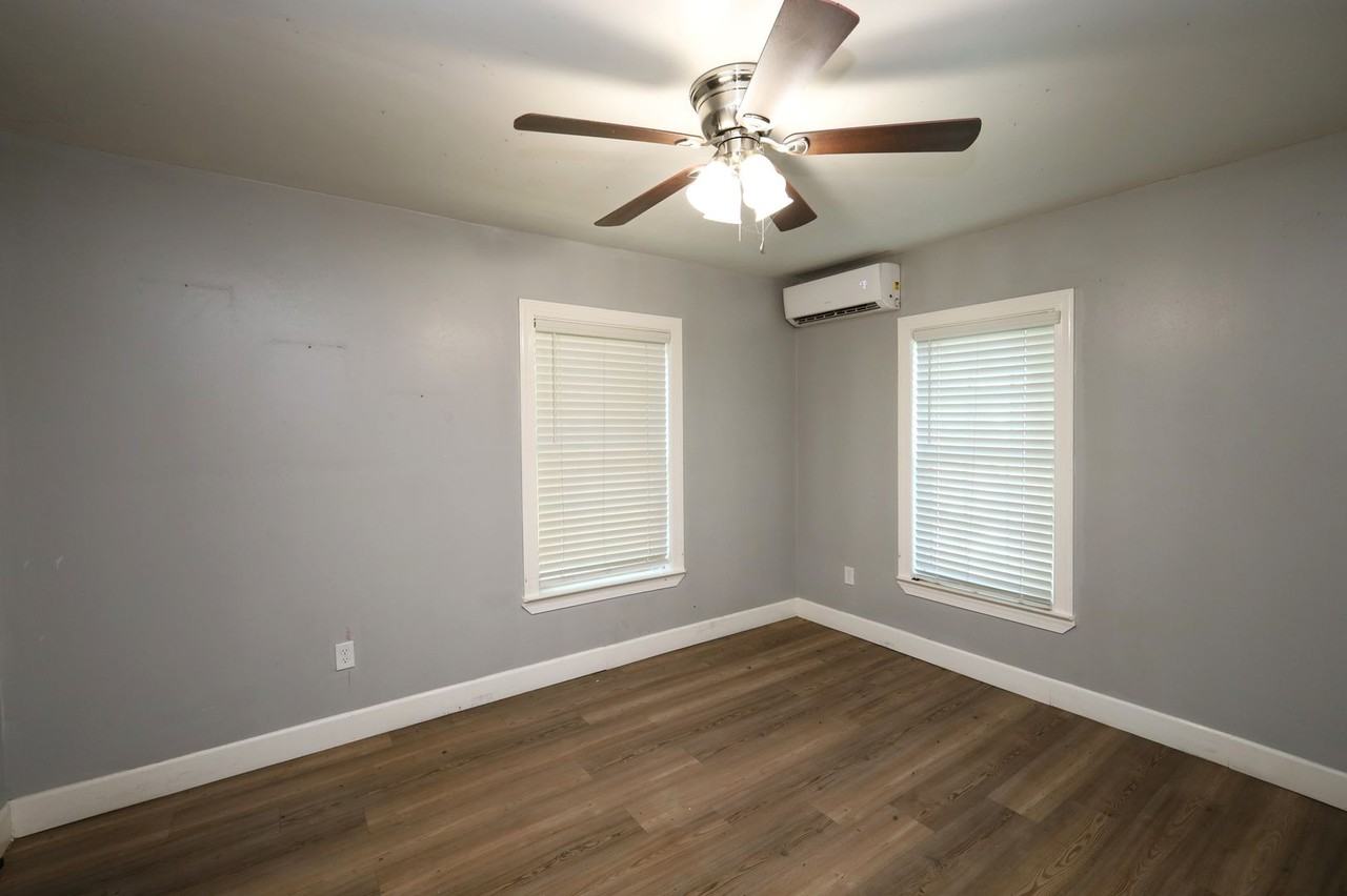 522 1/2 Green St - Photo 4 of 5