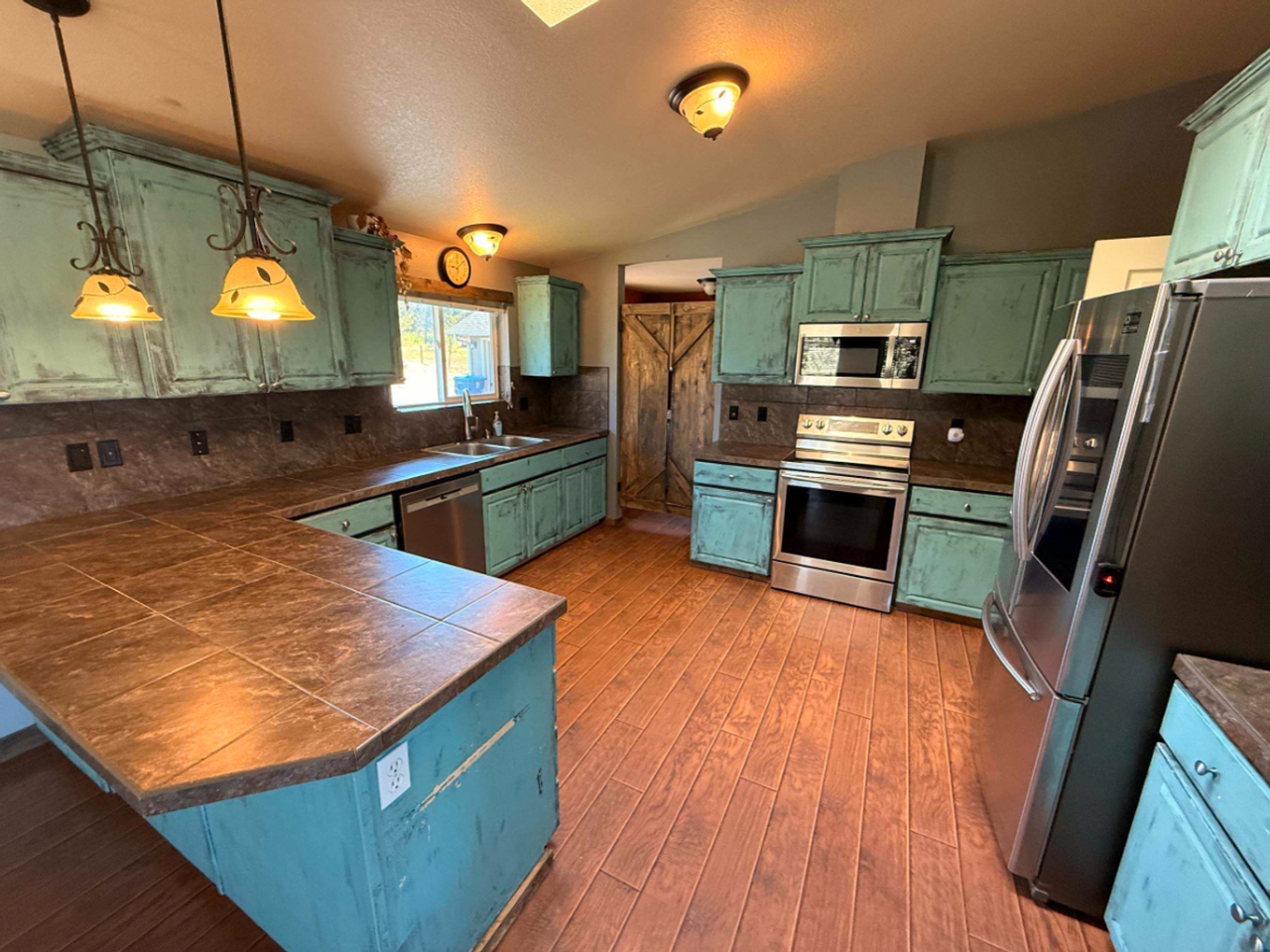 2550 Nw Coyner Ave - Photo 5 of 21
