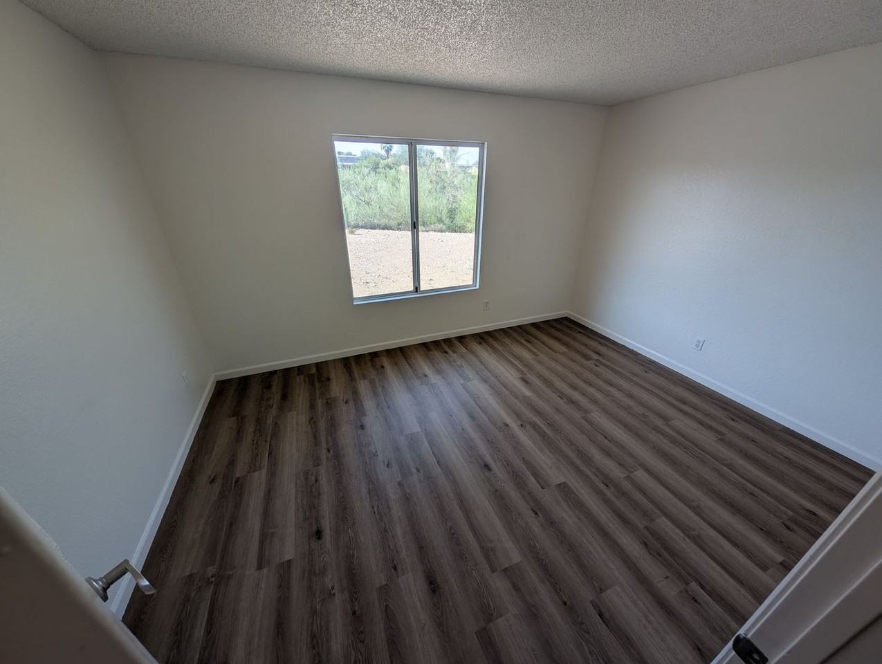 1430 N Leawood Pl - Photo 4 of 5