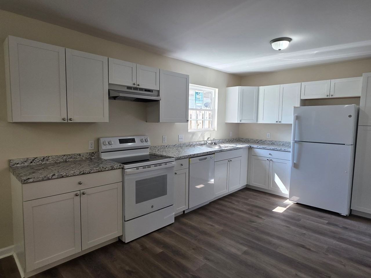 113 Town Park Dr - Photo 6 of 21