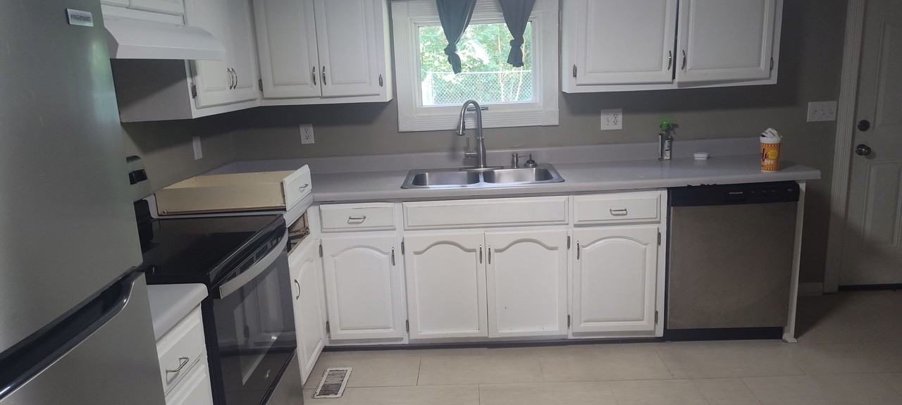 1531 Katherine St Nw - Photo 3 of 20
