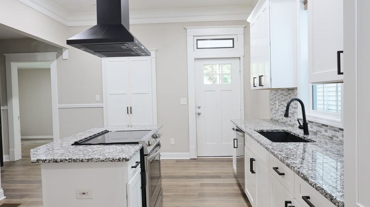 1827 Culbertson Ave - Photo 5 of 16