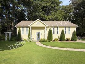 2221 Diane Dr - Photo 1 of 1
