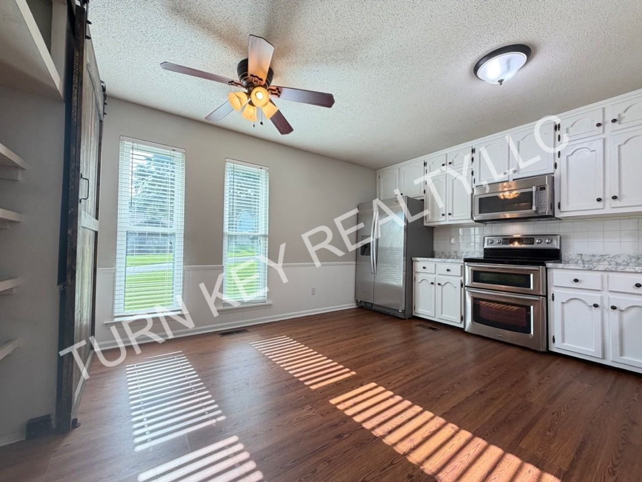 2221 Diane Dr - Photo 6 of 23