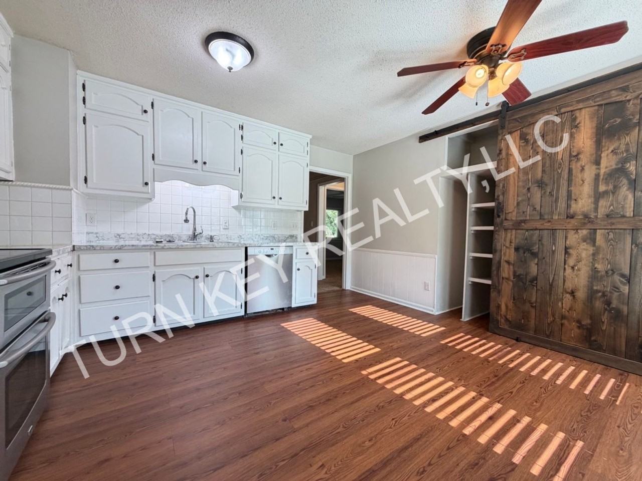 2221 Diane Dr - Photo 7 of 23