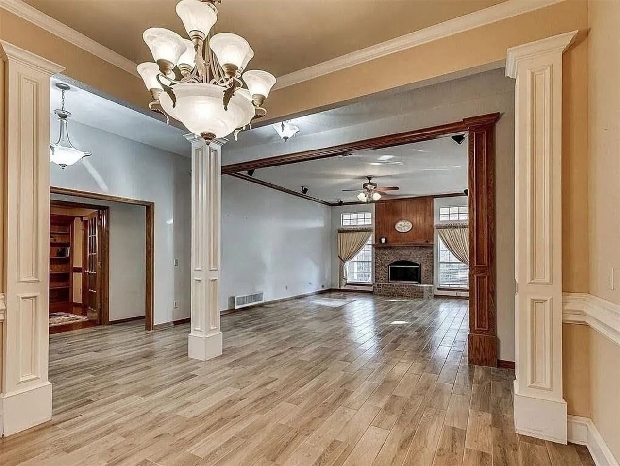 4012 Morningstar Dr - Photo 2 of 17