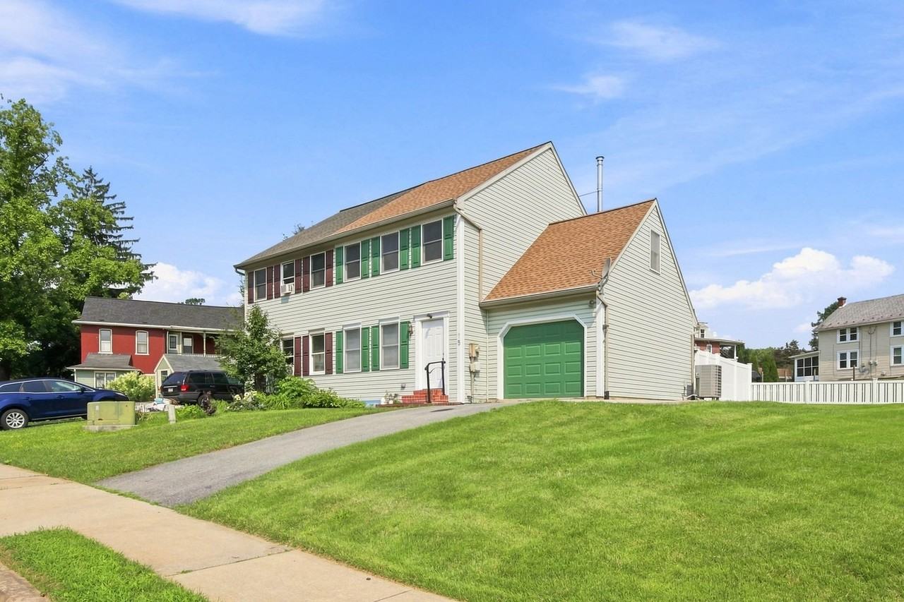 15 Beech Ln - Photo 2 of 24