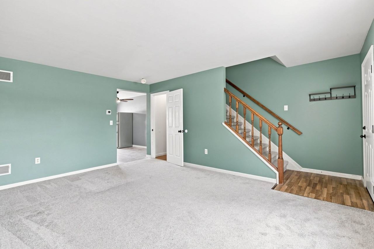 15 Beech Ln - Photo 3 of 24