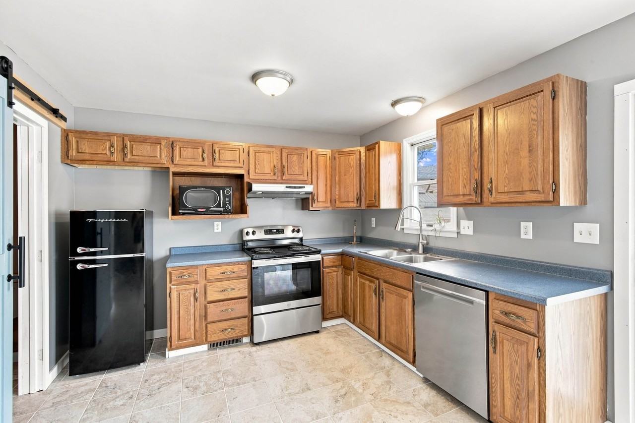 15 Beech Ln - Photo 7 of 24