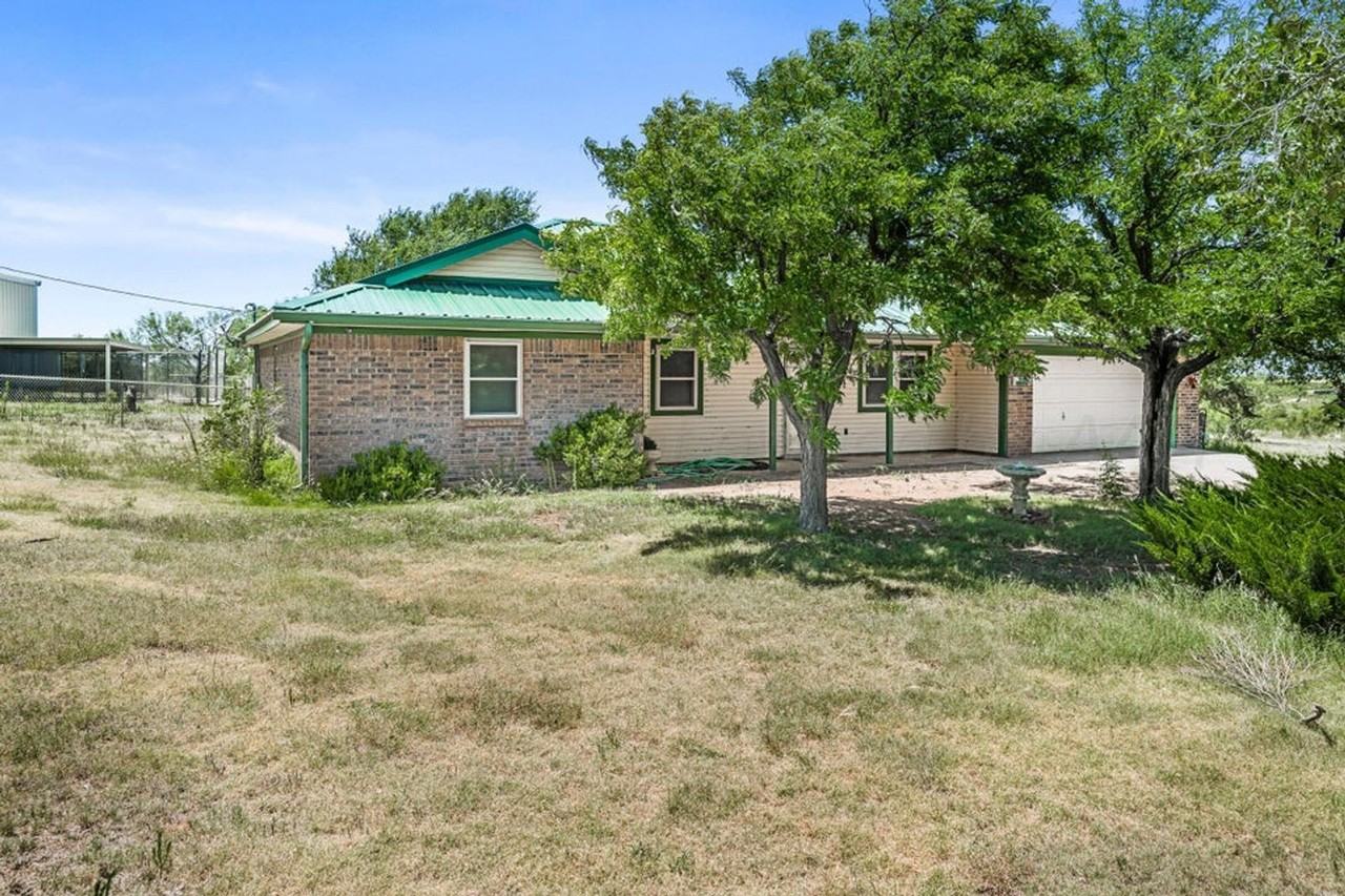 10401 Arlie Rd - Photo 2 of 23