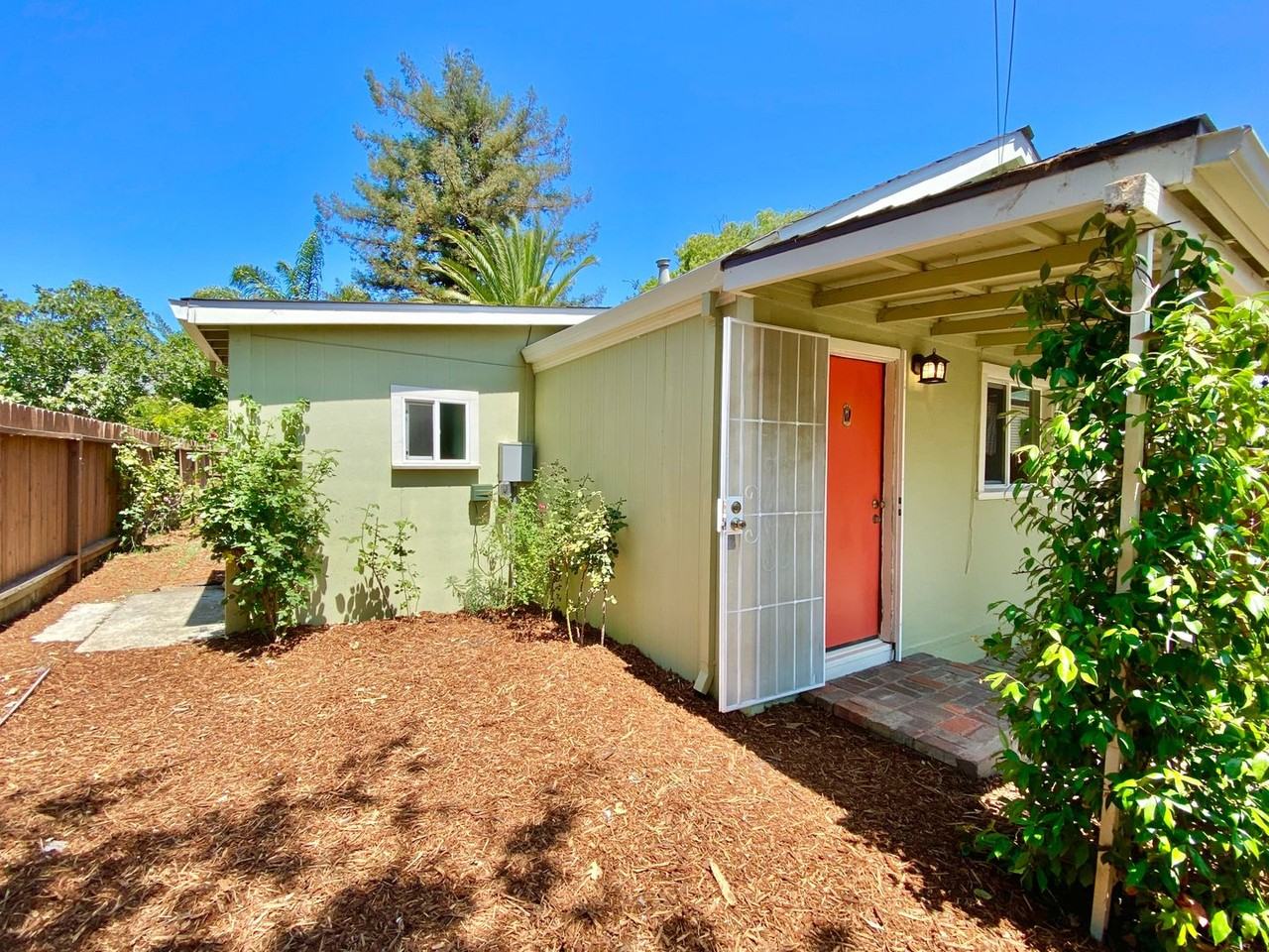 1710 F St #B - Photo 2 of 16
