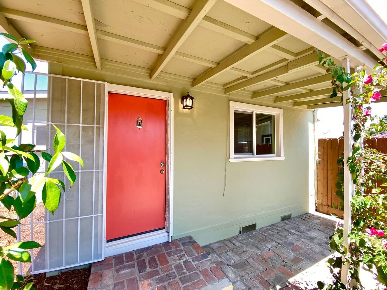 1710 F St #B - Photo 3 of 16
