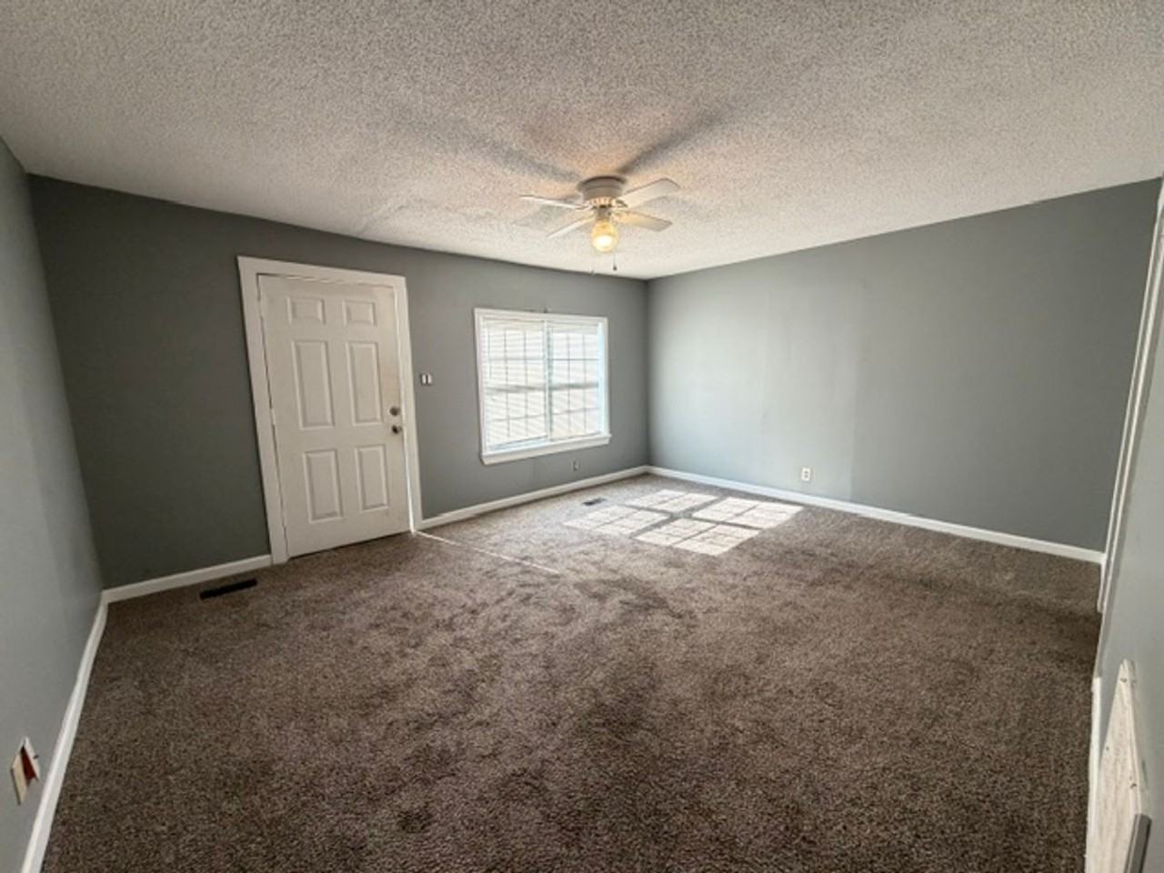 247 Dooley St Ne - Photo 2 of 7