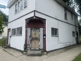 featured image of 2477 N 6th St