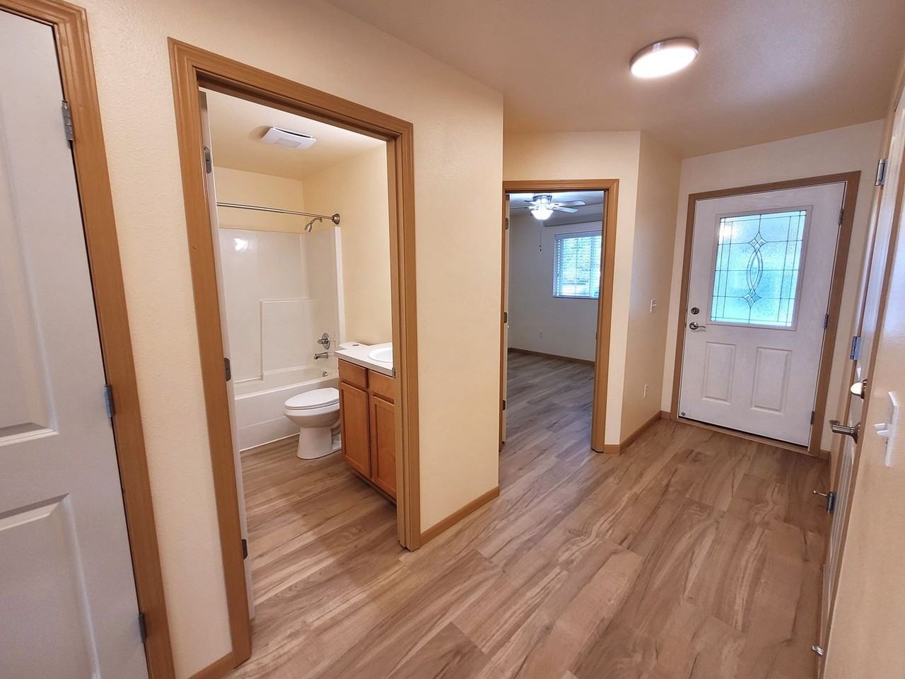 410 Holland Ave - Photo 3 of 36