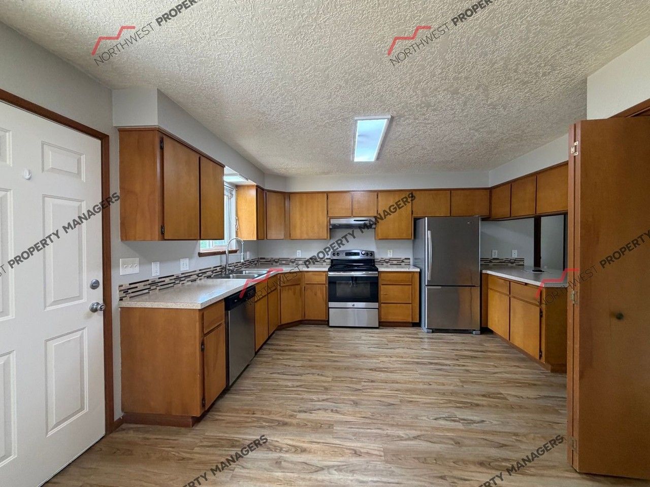 119 119 & 121 Maple St - Photo 4 of 15