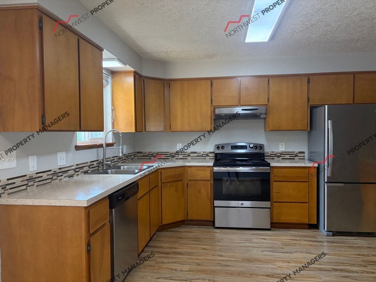 119 119 & 121 Maple St - Photo 5 of 15