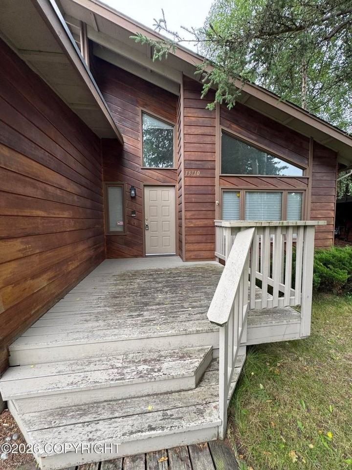 13710 Vern Dr - Photo 2 of 7