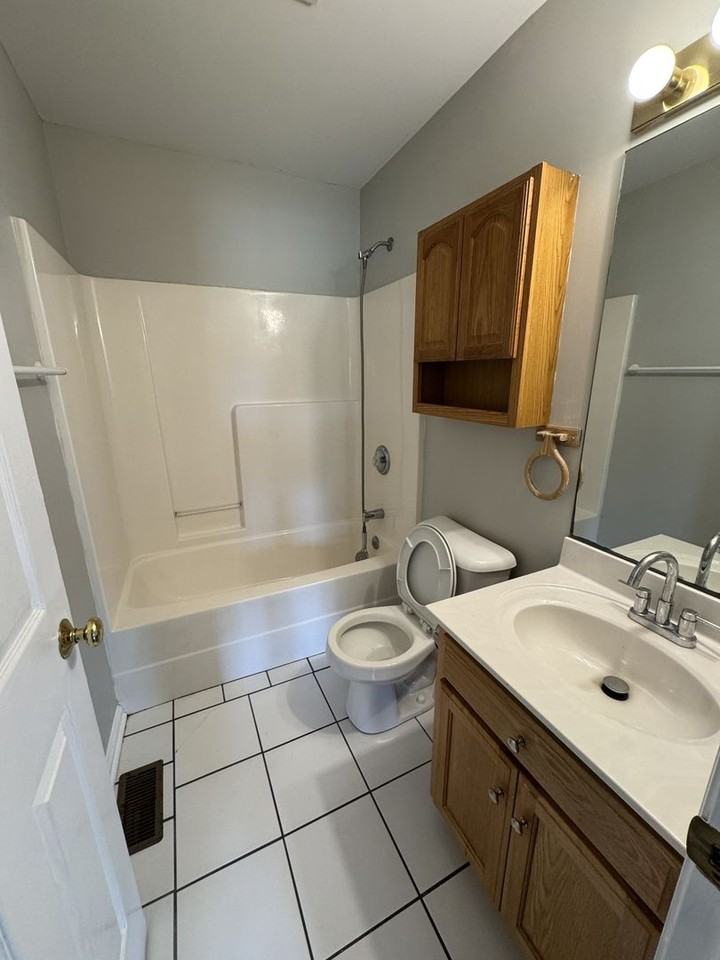1426 Alhambra Dr #A - Photo 7 of 9