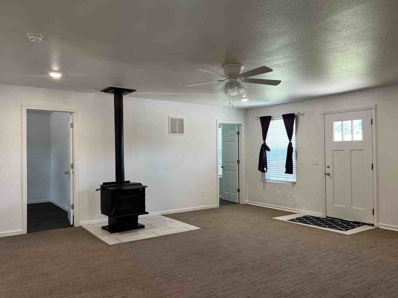 4400 Swede Ln - Photo 2 of 7