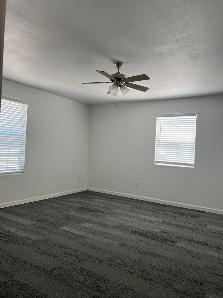 4400 Swede Ln - Photo 3 of 7