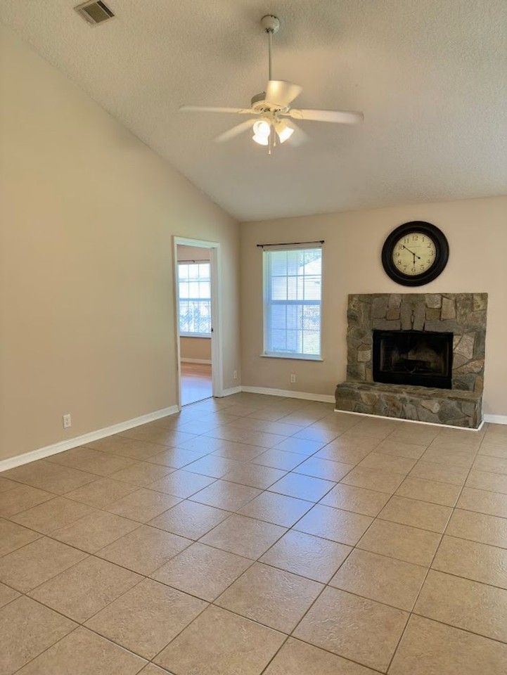 105 Honeysuckle Rd - Photo 3 of 21