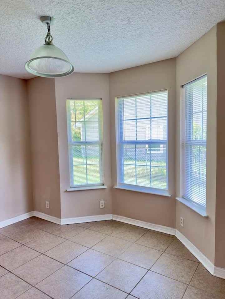 105 Honeysuckle Rd - Photo 7 of 21