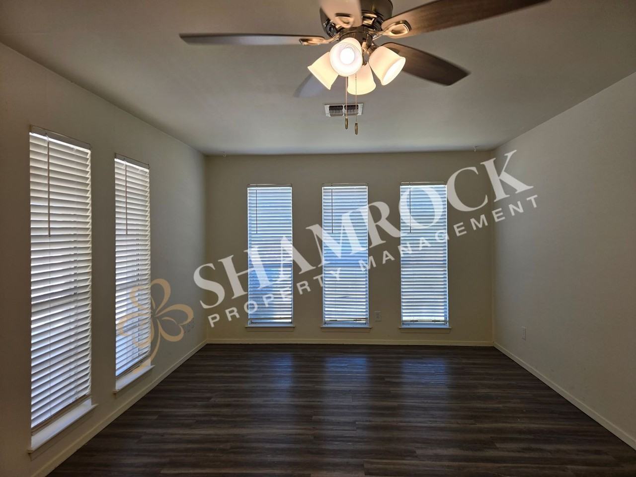 7204 Sanger Ave Apt A - Photo 2 of 9