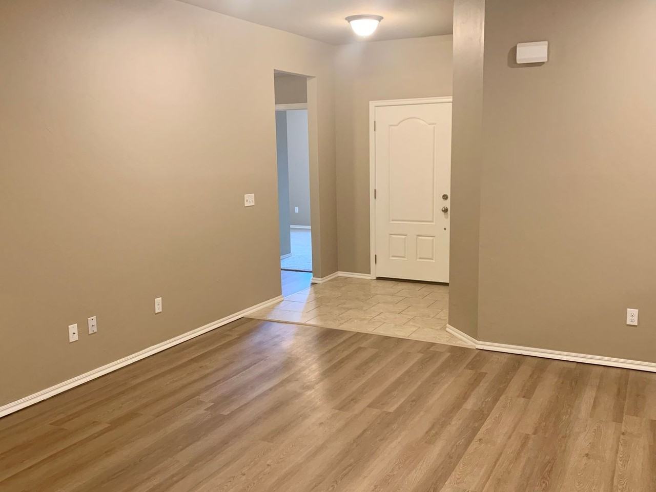 2712 Demotte Dr - Photo 2 of 17