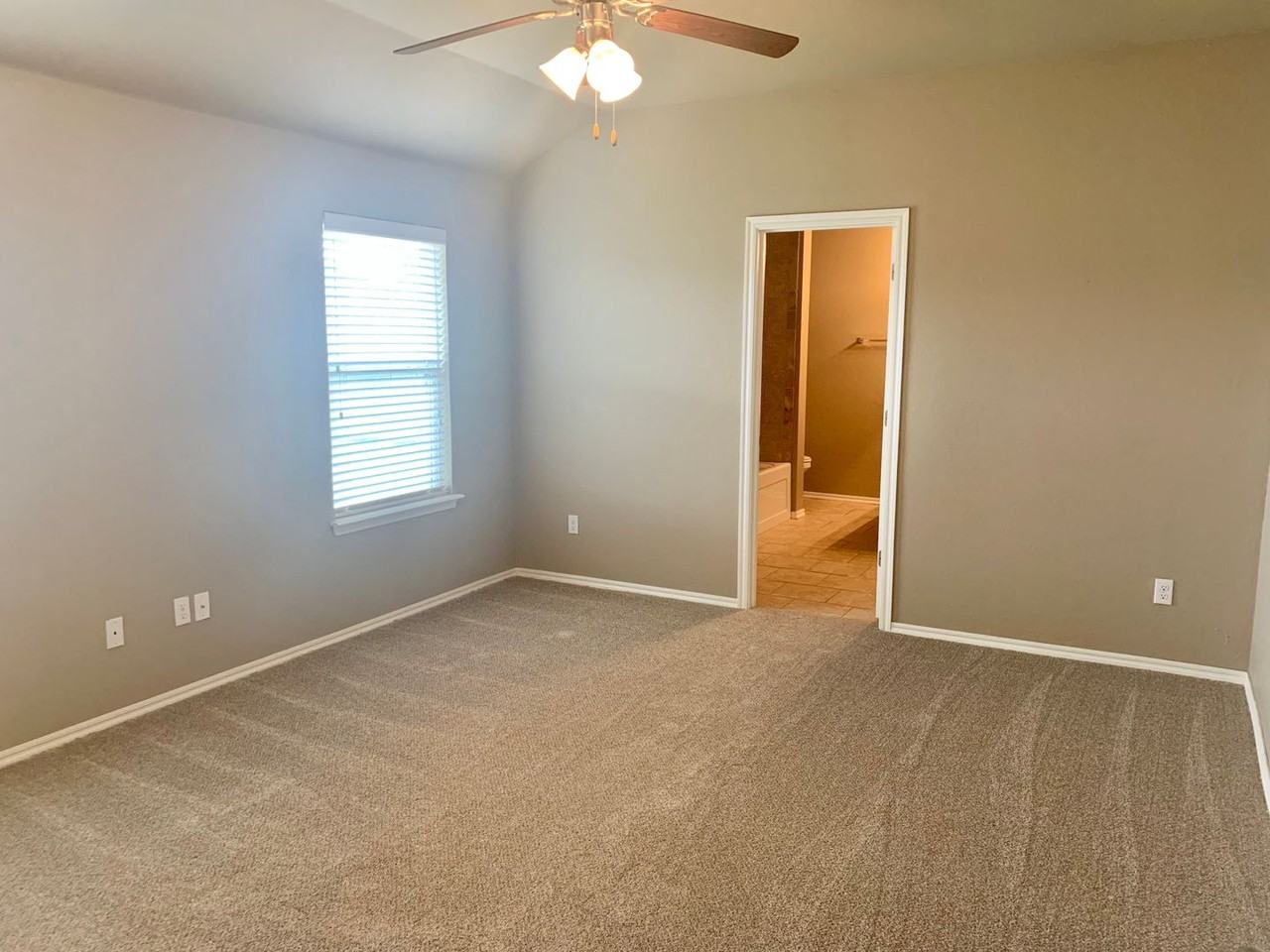 2712 Demotte Dr - Photo 6 of 17